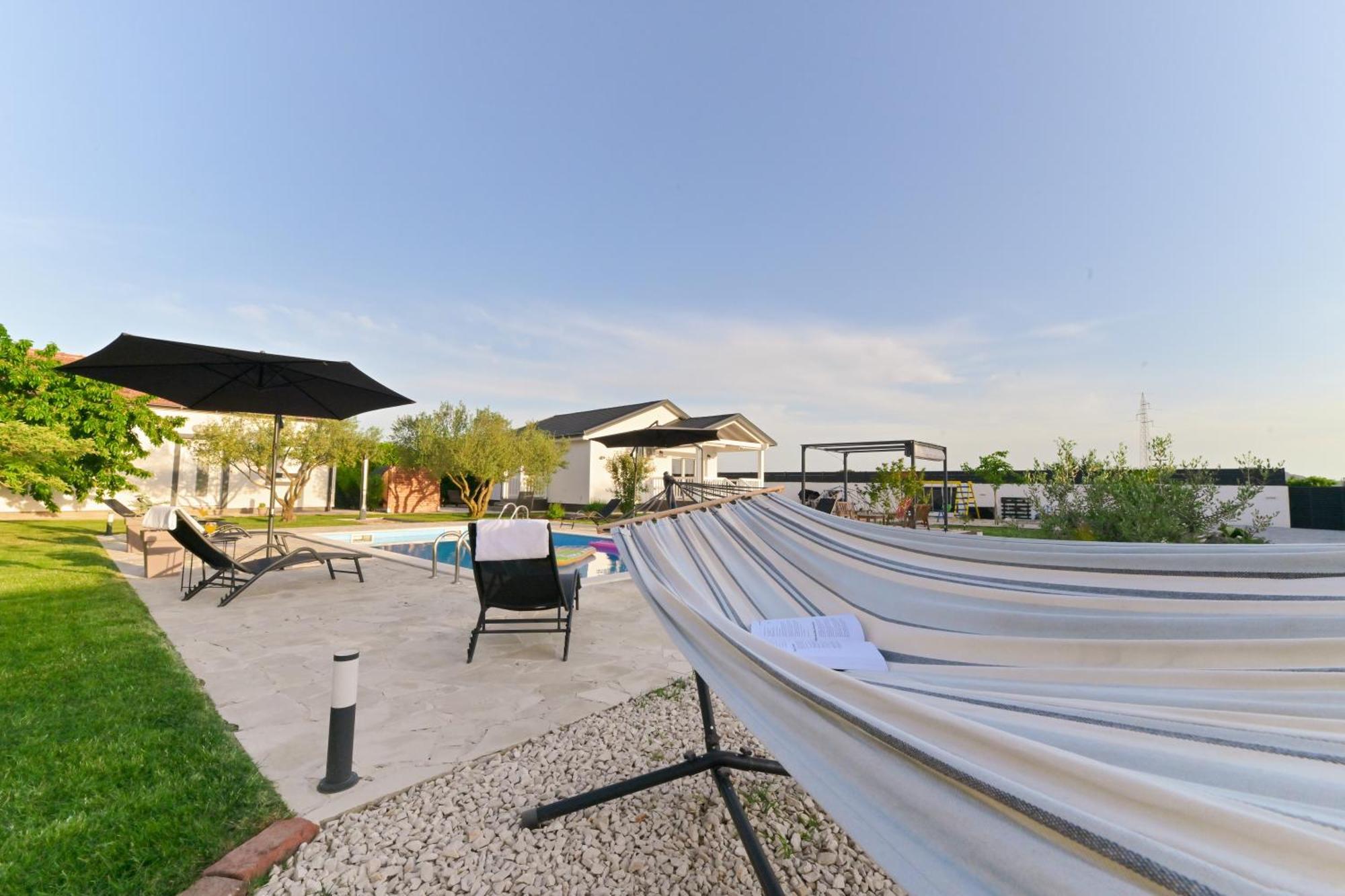 Apartment Amelie - With Pool And Sauna! Galovac  Екстер'єр фото